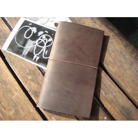 トラベラーズノート　TRAVELER'S note book　　茶　ミドリ 　28-13715(ミド)